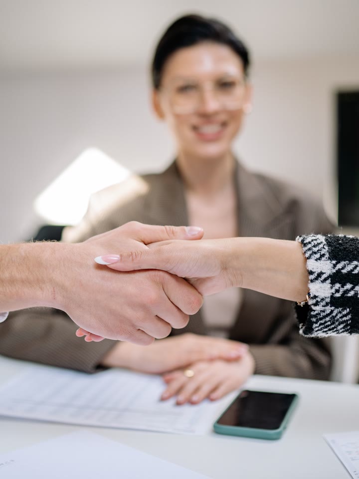 Poignée de main scellant un accord